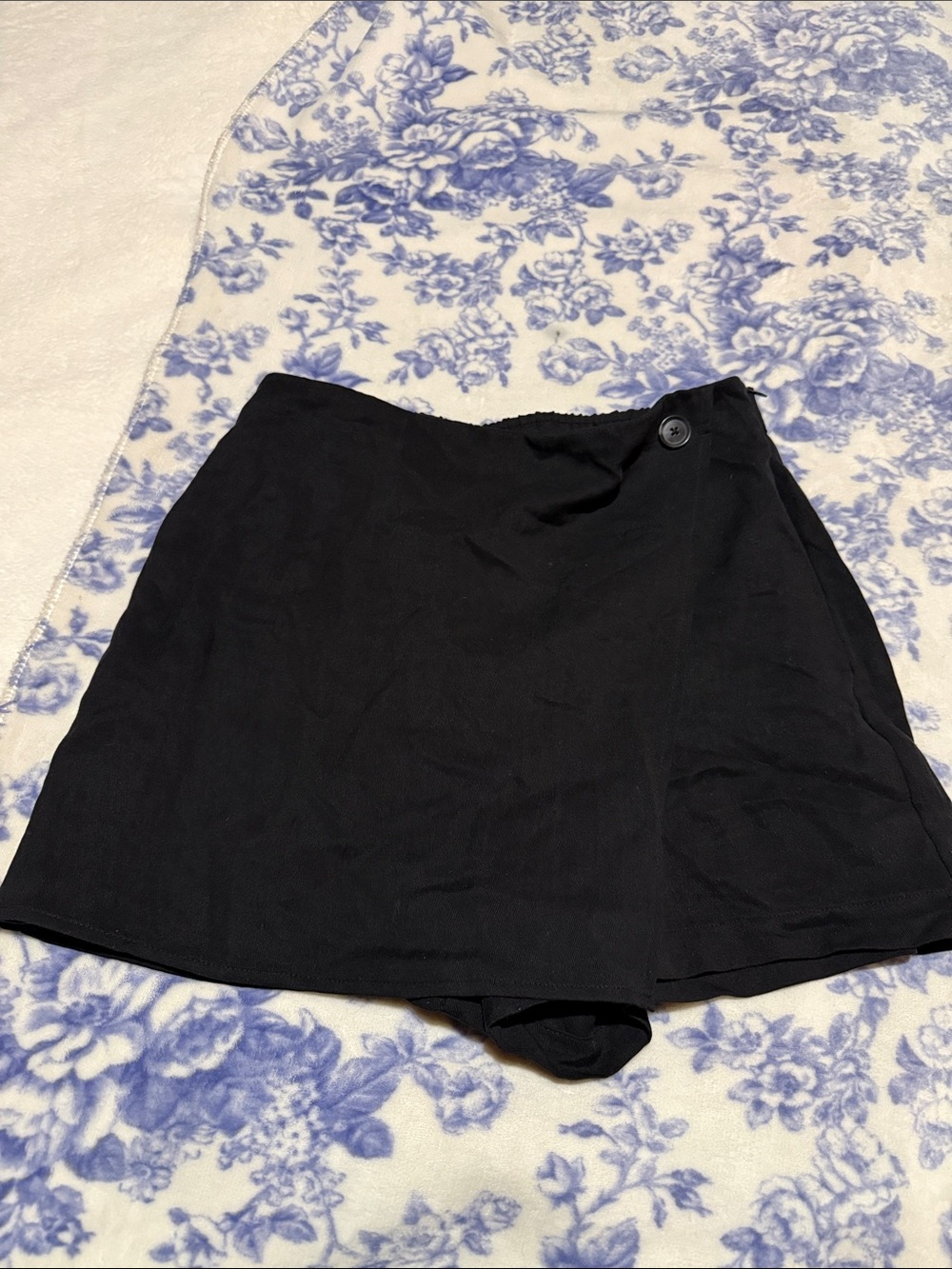 Nine West Black Skort with Button Accent